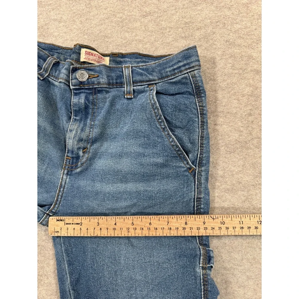 Signature by Levi Strauss & Co. signature by